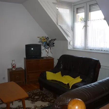 Dombai Apartman Apartament Vác