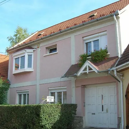 Apartament Dombai Apartman *