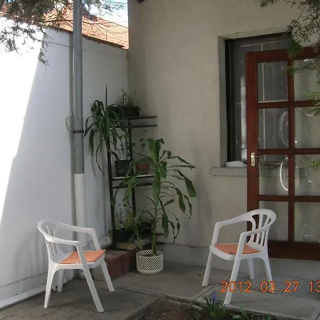 Dombai Apartman Apartament Vác